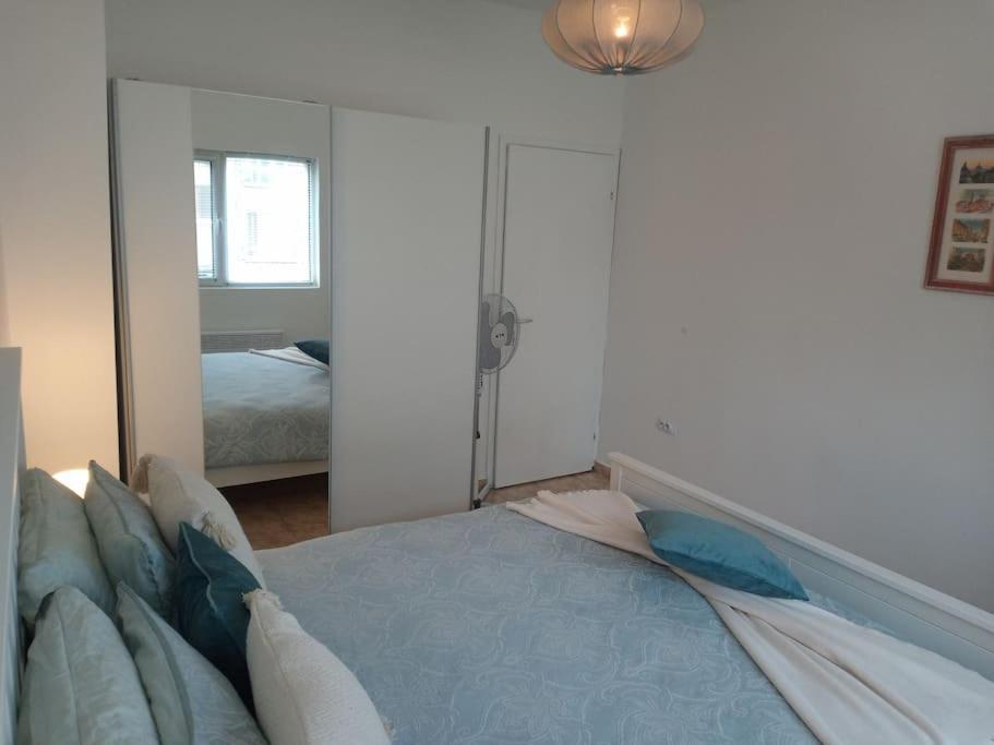 Cathedral Location Apartment *